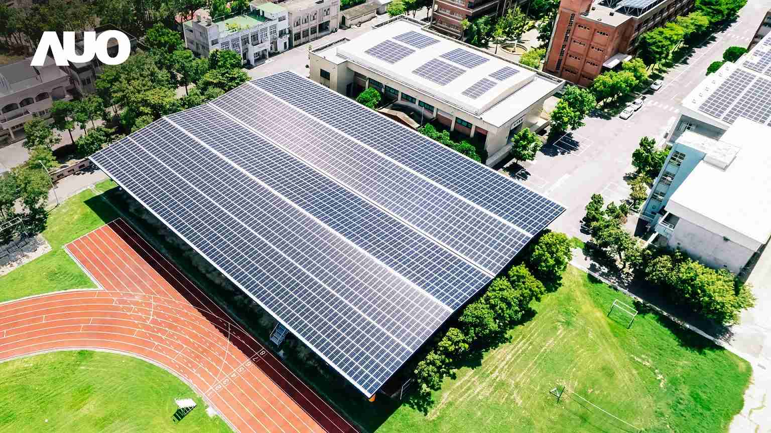 人生就是博SunSteel光电整合型浪板具备快速安装、、轻量化优势,,可提升15%发电效能,,通过国际IEC与台湾VPC认证安全、、、防漏、、、、耐候标准