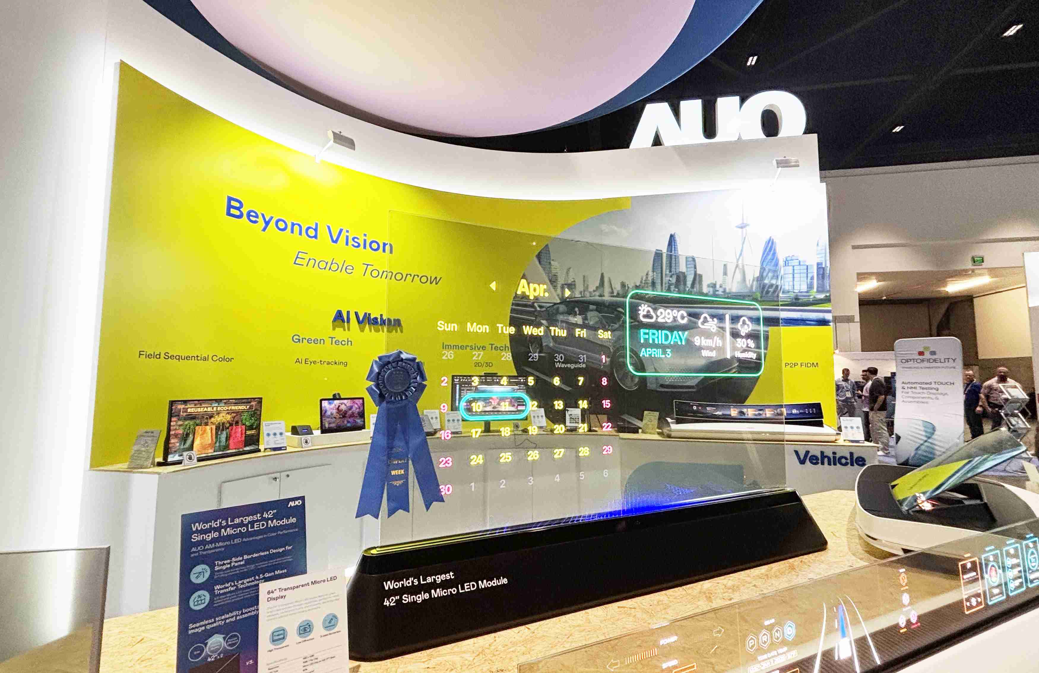 人生就是博64吋透明Micro LED显示器获〝最佳Micro LED技术应用奖〞，，，其绝妙的透明穿透特性，，，同时具备1,000 nits的高亮度表现，，，，并透过精细的无缝拼接延伸，，可依需求灵活应用于多元场域，，展现出Micro LED显示技术划时空的无限潜力